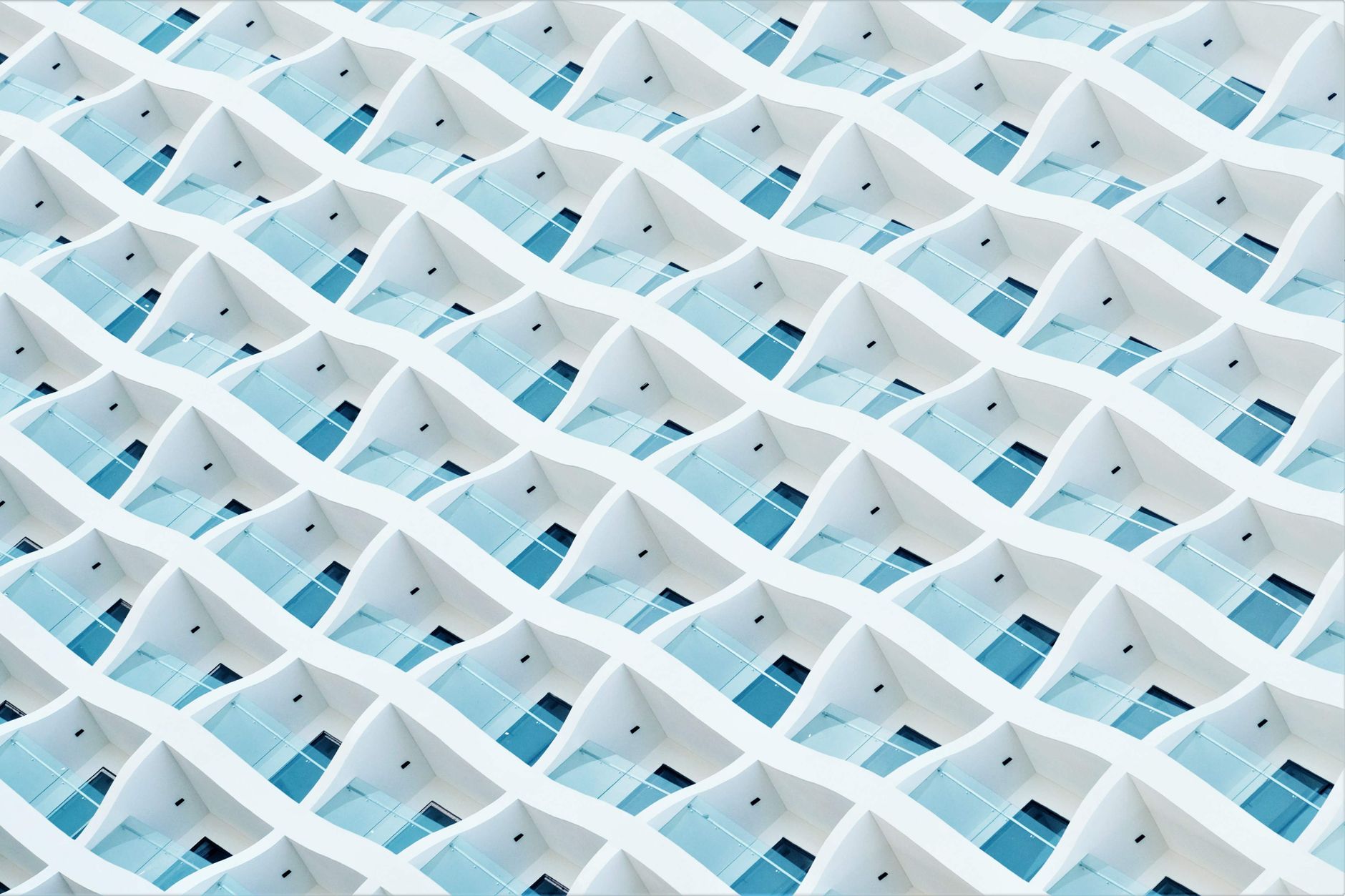 The Death of the Orphan: How 'text-wrap: balance' is Revolutionizing Web Typography